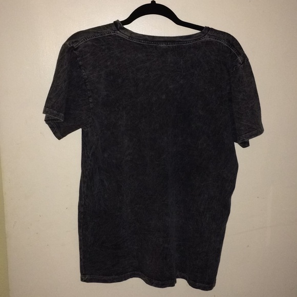 Nice graphic t shirt. - Picture 4 of 6